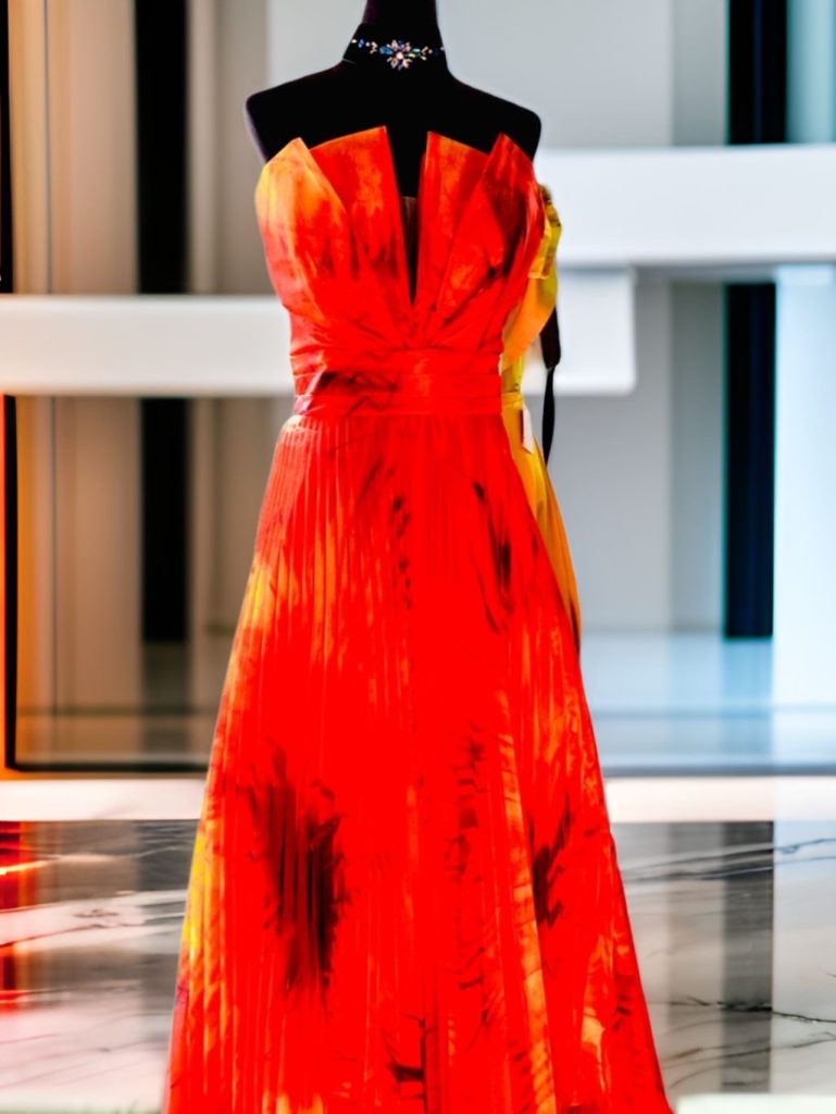 個性豊かなレッドプリントオーガンジードレス